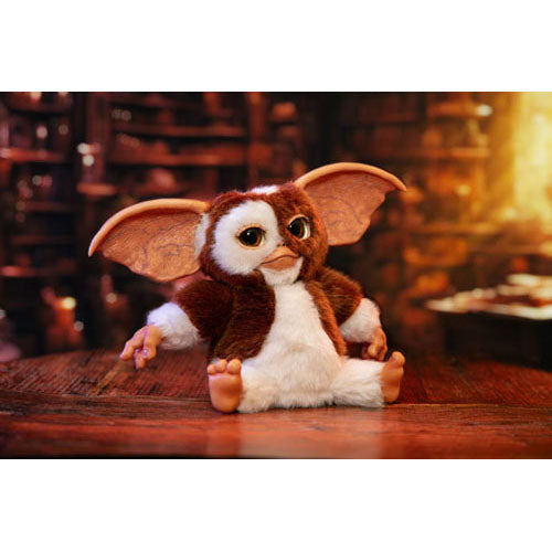 Ikon Design Studio Gremlins Replica Mogwai box and Gizmo plush